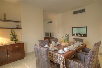 Aparthotel Century 3*